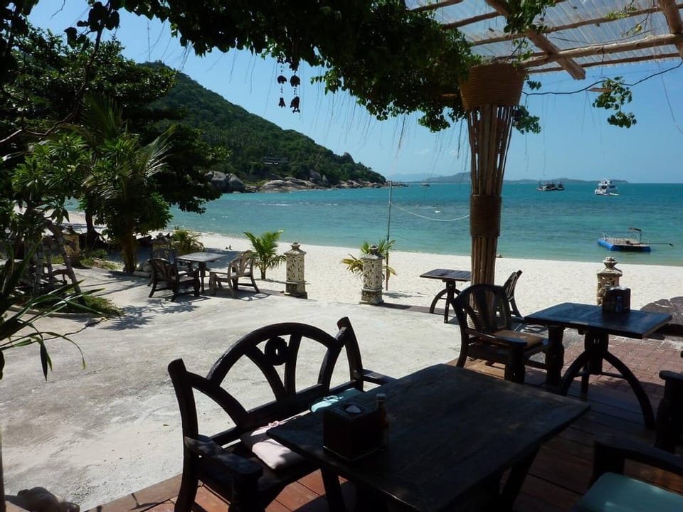 Villa, 2 Bedrooms, Smoking, Private Pool | Dining room