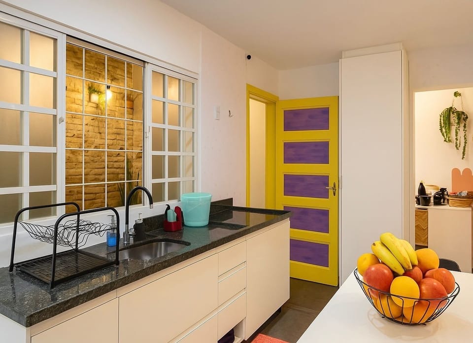 Classic Double Room | Private kitchen | Microwave, stovetop, cookware/dishes/utensils