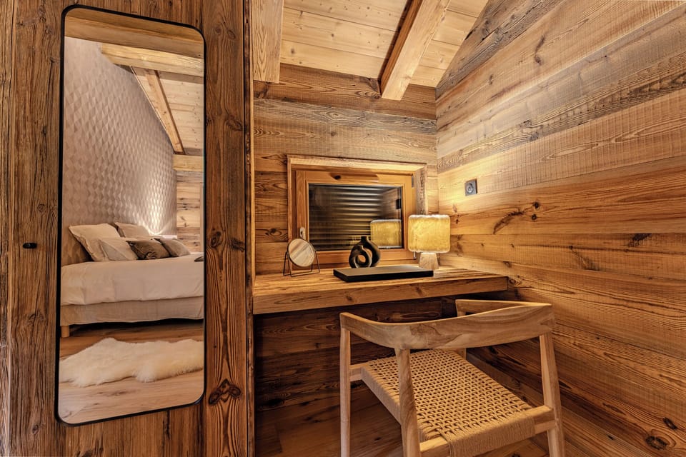 Luxury Chalet, Park View | Blackout drapes, iron/ironing board, free cribs/infant beds, free WiFi