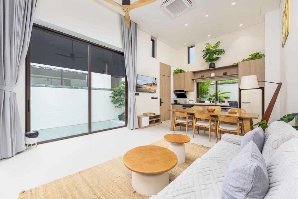 Villa, 2 Bedrooms, Lanai, Pool View | Living area