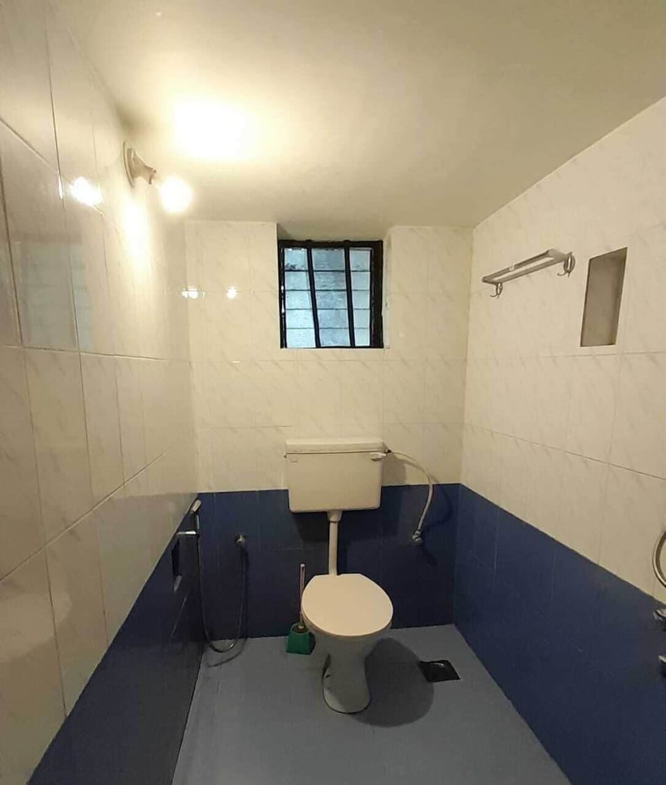 Standard Double Room | Bathroom | Towels, soap