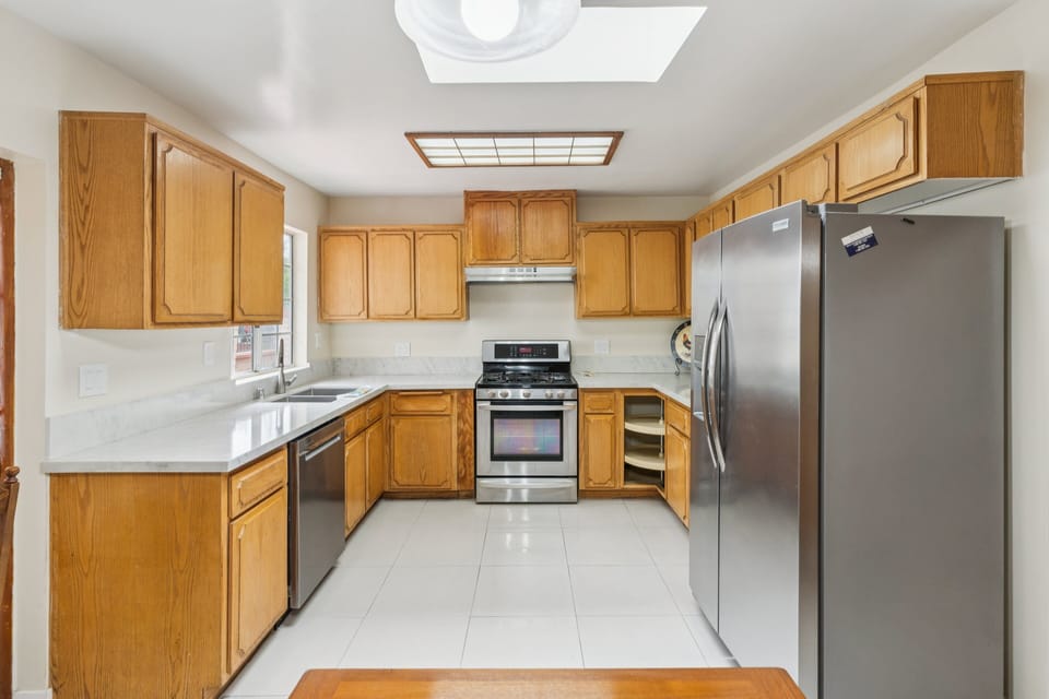 House, 3 Bedrooms | Private kitchen | Fridge, oven, coffee/tea maker