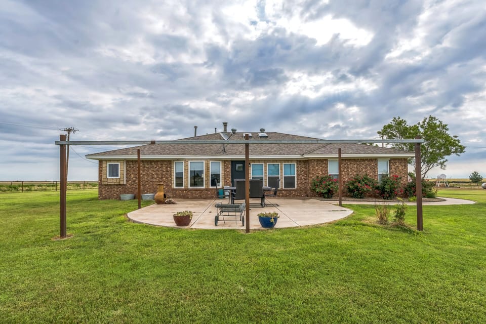 House, 3 Bedrooms | Exterior