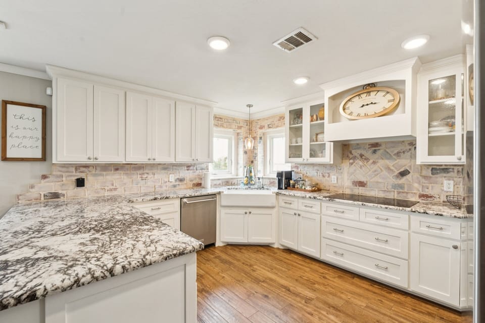 House, 3 Bedrooms | Private kitchen | Fridge, oven, coffee/tea maker, toaster