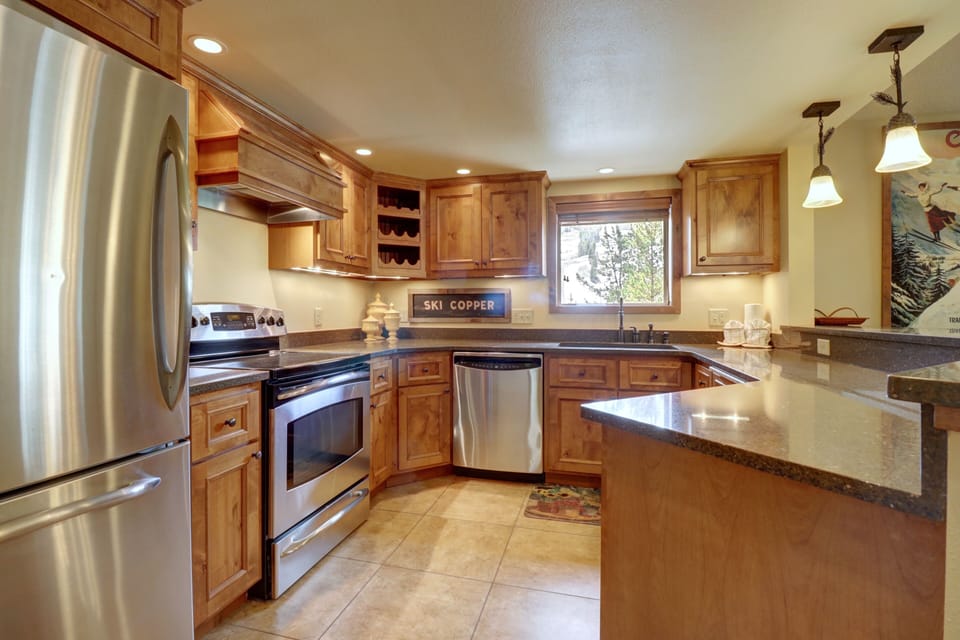 Condo, 2 Bedrooms | Private kitchen | Coffee/tea maker, fridge, oven, toaster