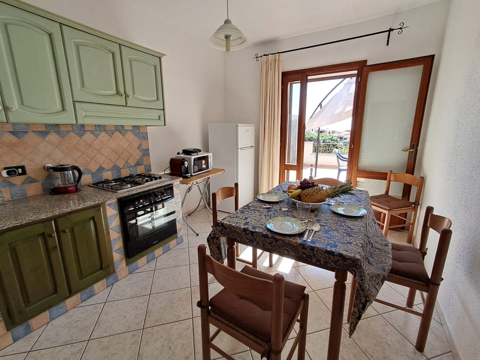 Apartment, Hill View | Private kitchen | Fridge, microwave, oven, stovetop