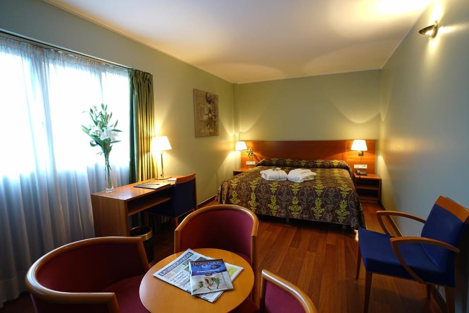 Minibar, in-room safe, cribs/infant beds, rollaway beds