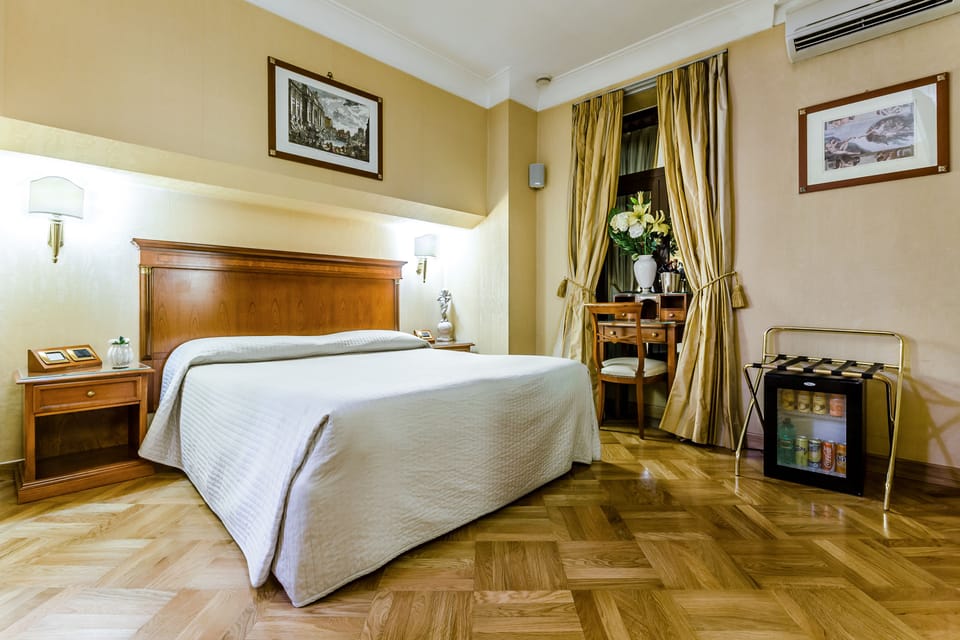 Luxury Double or Twin Room | Egyptian cotton sheets, premium bedding, pillowtop beds, minibar