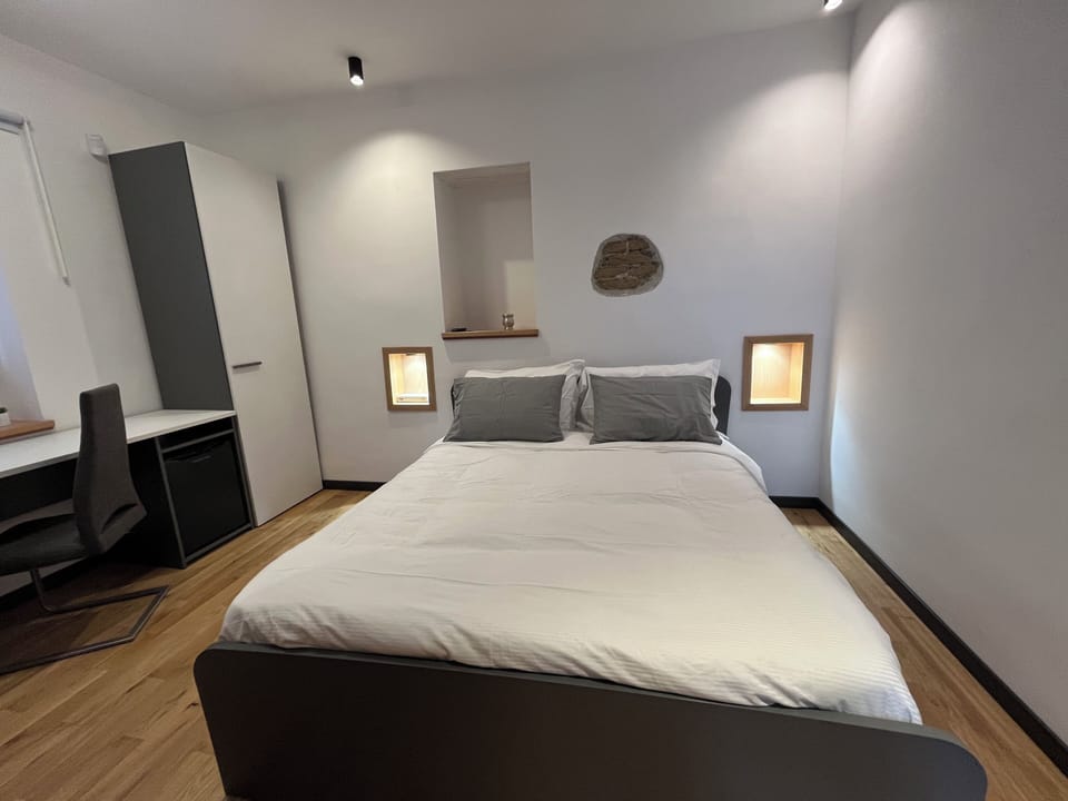 Classic Double or Twin Room | Desk, free WiFi