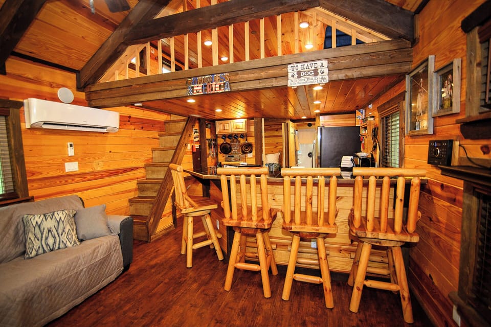 Family Cabin, Hill View | In-room dining