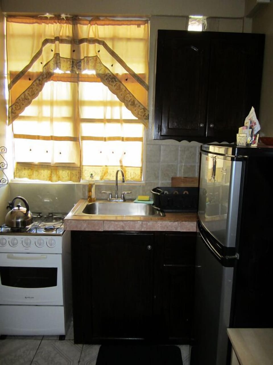Standard Room | Private kitchenette | Microwave