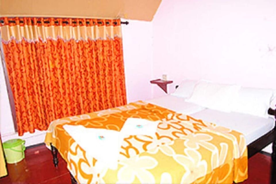 Egyptian cotton sheets, premium bedding, memory foam beds