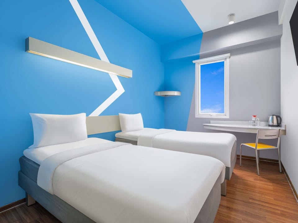 Room, 2 Twin Beds | Premium bedding, desk, soundproofing, free WiFi