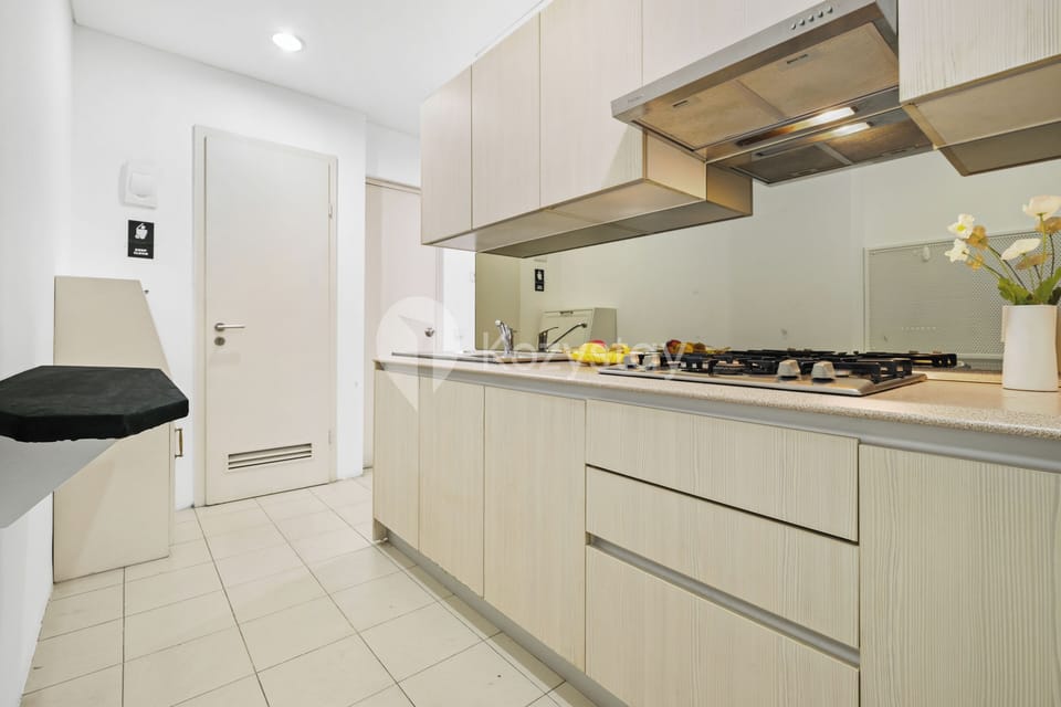 Apartment, 3 Bedrooms, City View | Private kitchen