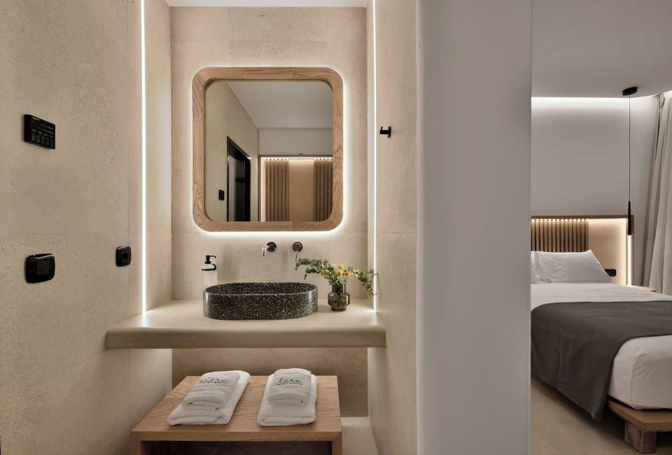 Deluxe Double Room With Private Small Pool With Sea View | Soundproofing, free WiFi