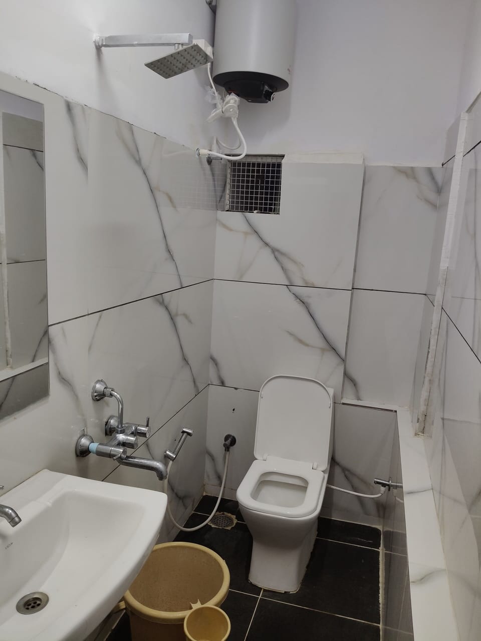 Shower, towels, soap, shampoo
