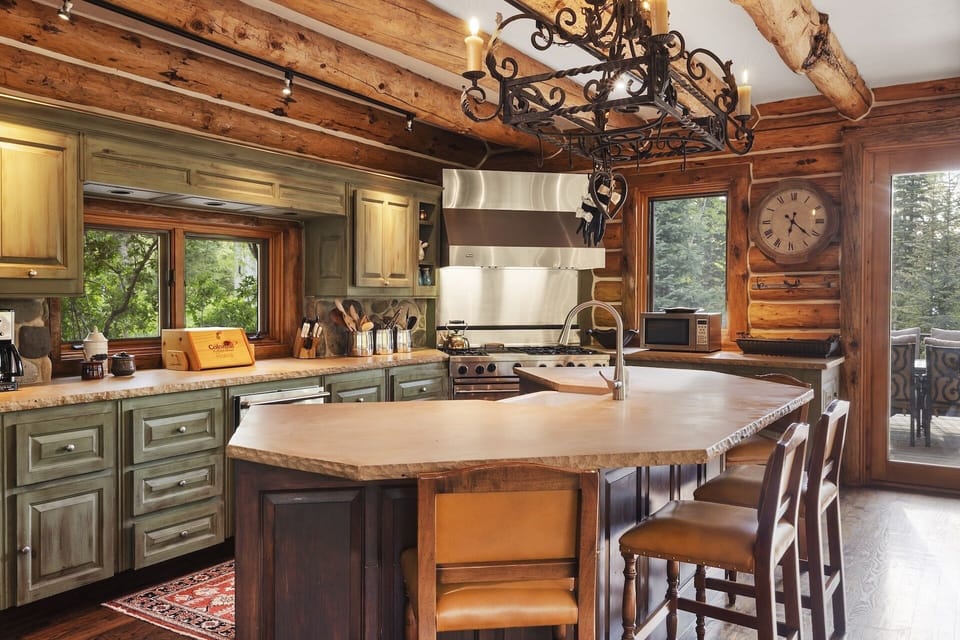 House, 5 Bedrooms | Private kitchen | Coffee/tea maker, fridge, oven, toaster