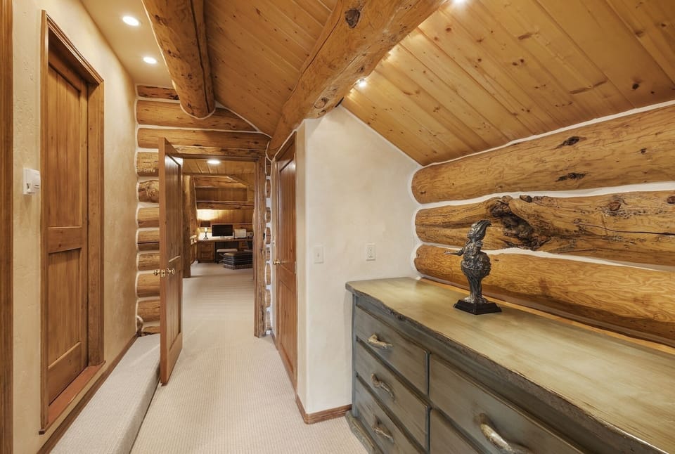 House, 5 Bedrooms | Interior