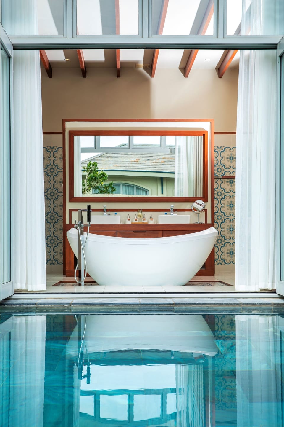 Pool Villa | Bathroom | Separate tub and shower, deep soaking tub, free toiletries, hair dryer