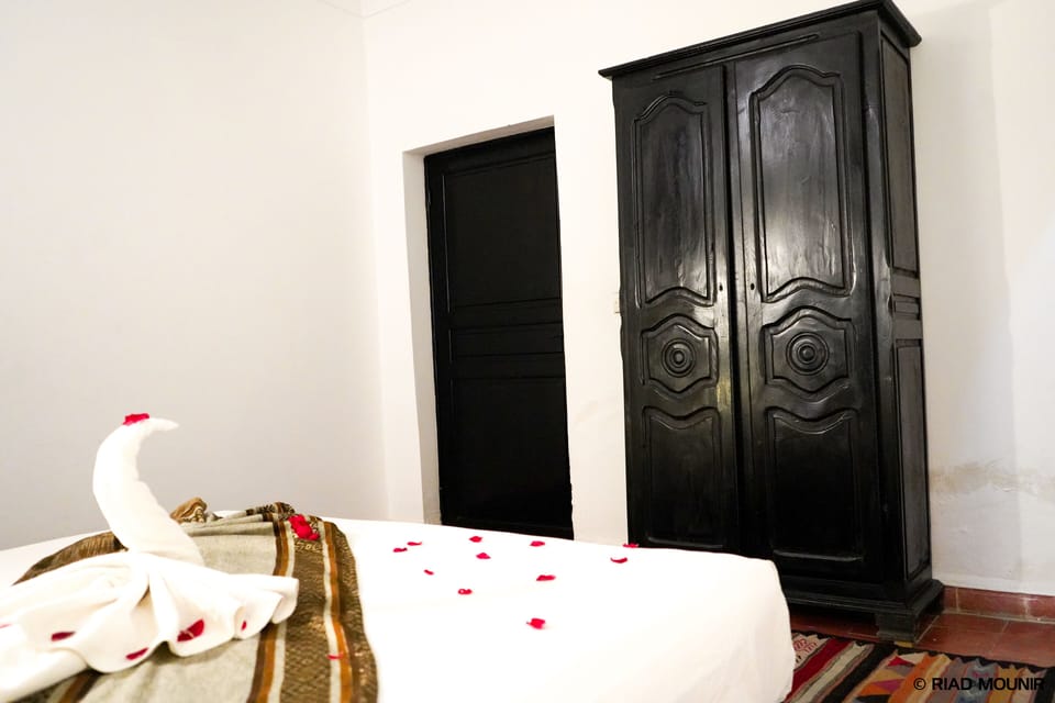 Standard Room, Courtyard View | Premium bedding, pillowtop beds, blackout drapes, free cribs/infant beds