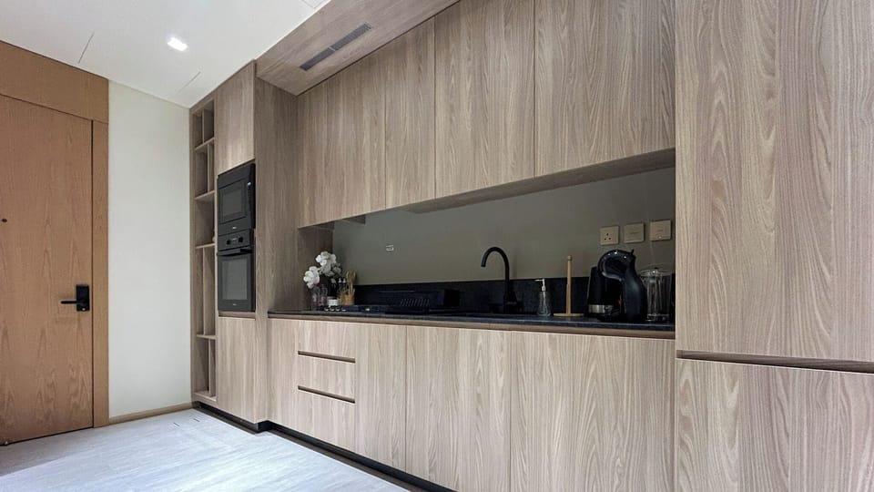 Luxury Penthouse, 1 King Bed, Balcony | Private kitchen | Fridge, microwave, oven, stovetop