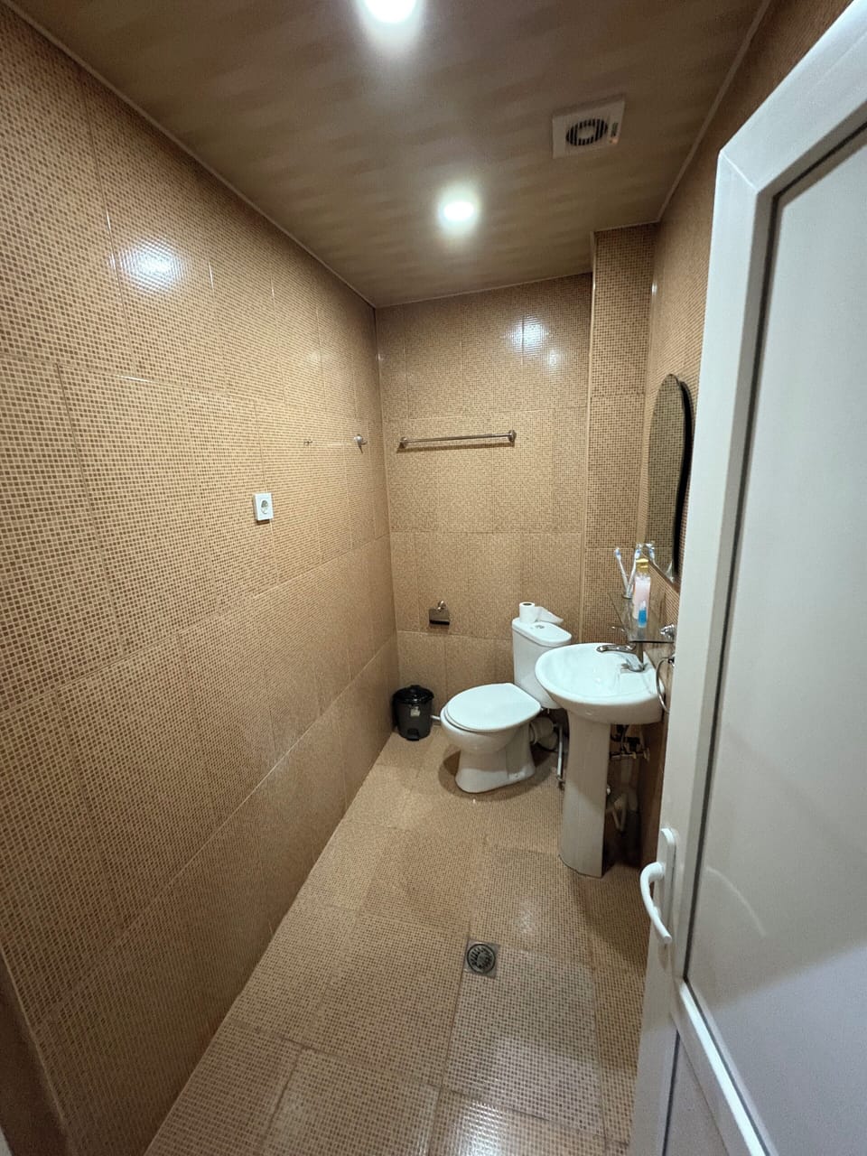 Deluxe Double Room | Bathroom | Hair dryer, bathrobes, slippers, towels
