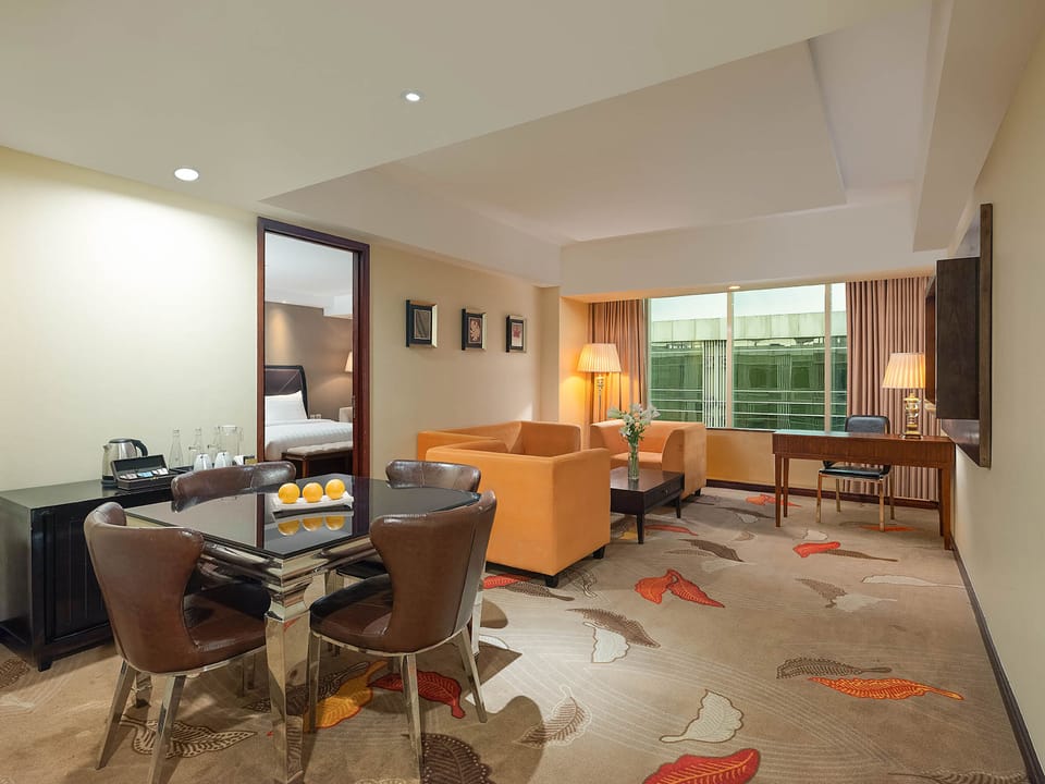 Executive Suite | In-room dining