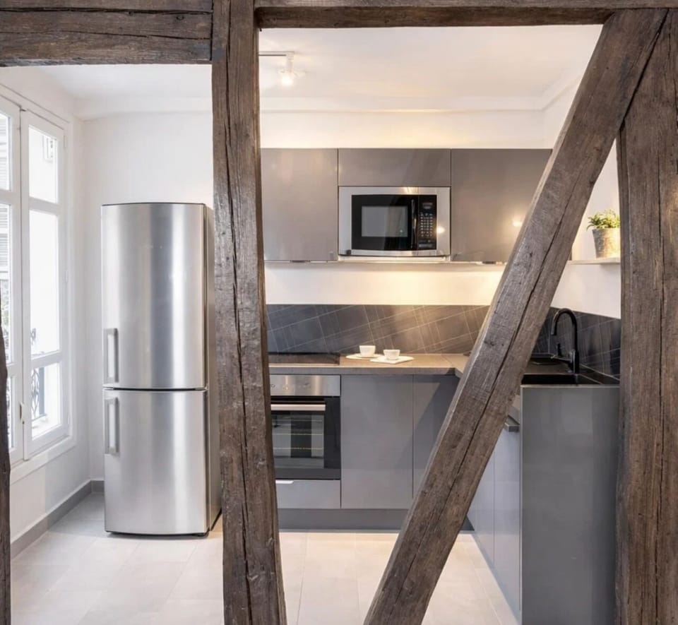 Superior Apartment, City View | Private kitchen | Espresso maker, electric kettle, toaster, freezer