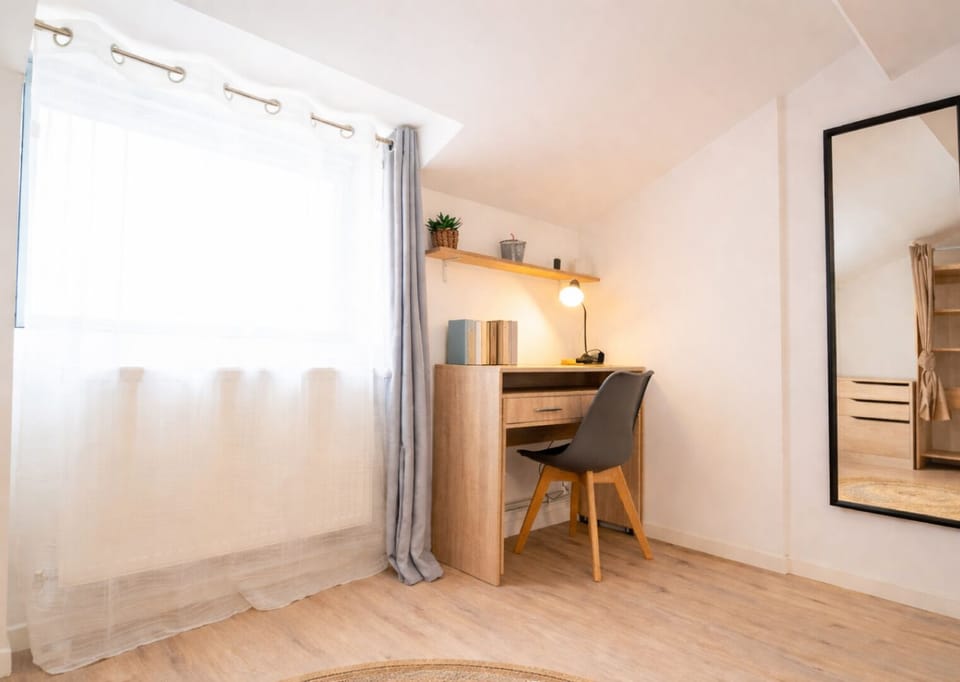 Classic House, Courtyard View | Desk, laptop workspace, iron/ironing board, free cribs/infant beds