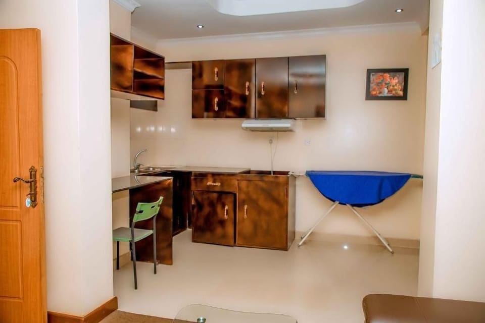 Studio Suite, Balcony | Desk, laptop workspace, iron/ironing board, WiFi (free)
