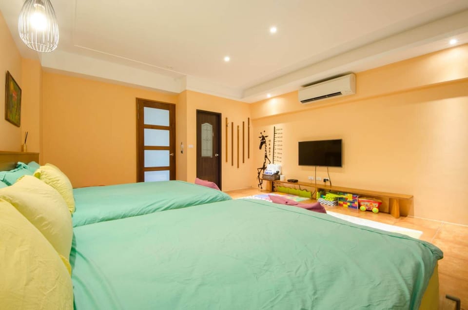 Premium bedding, free WiFi, bed sheets