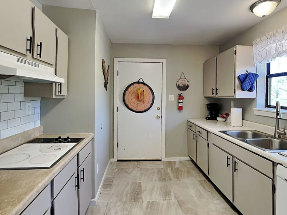 House (2 Bedrooms) | Property amenity