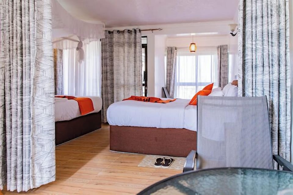 Deluxe Twin Room | Soundproofing, free WiFi, bed sheets