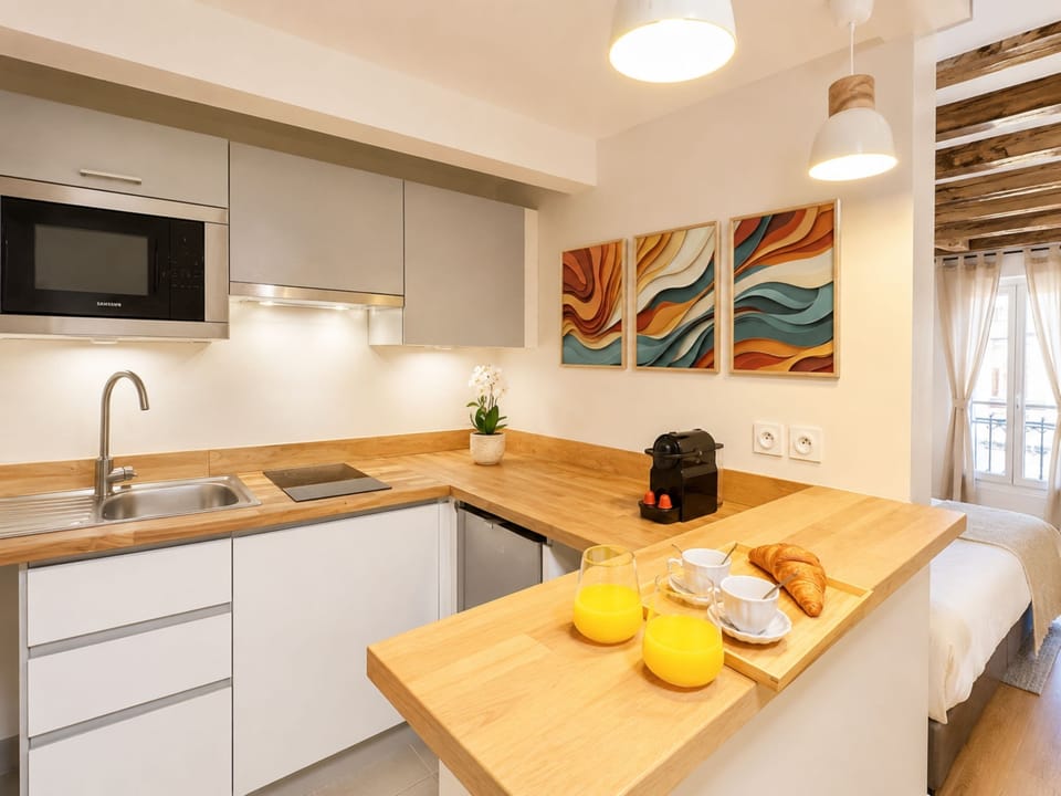 Studio, Courtyard View | Private kitchen | Espresso maker, electric kettle