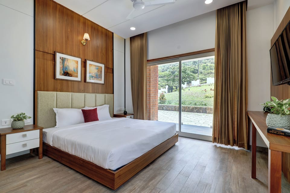 Family Room, Patio, Garden View | Free WiFi