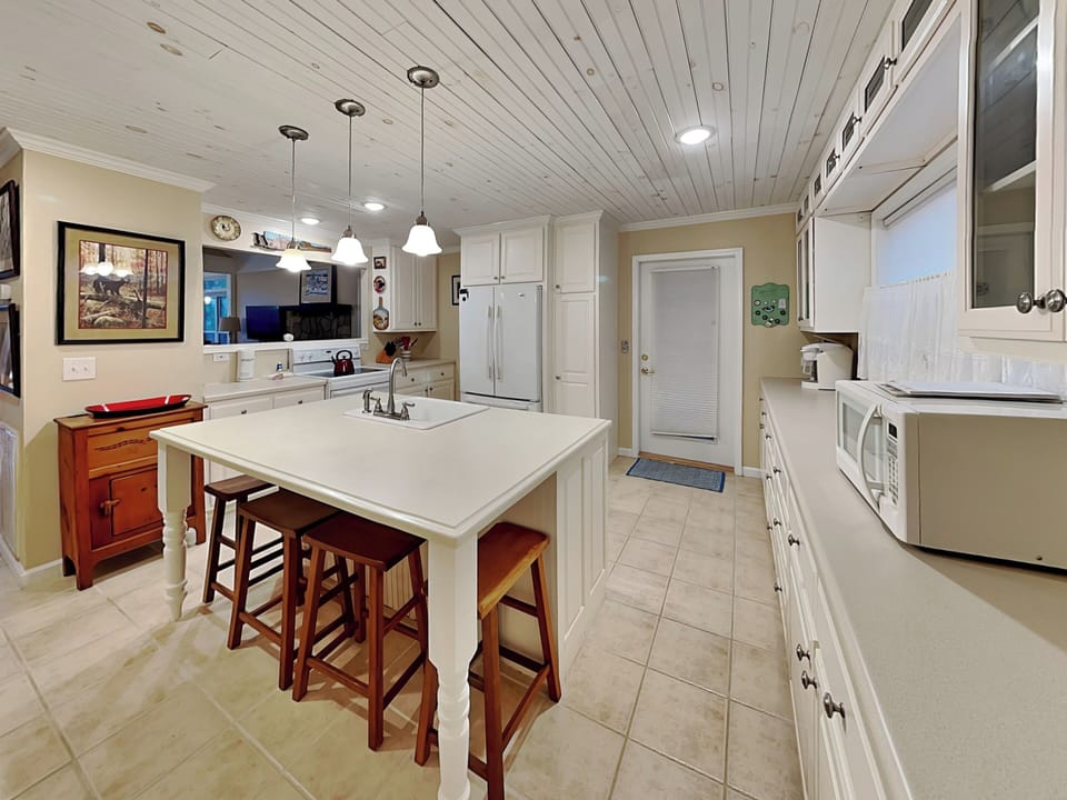 Studio (1 Bedroom) | Property amenity