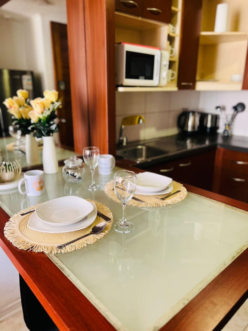 Basic Apartment | Private kitchen | Fridge, microwave, oven, cookware/dishes/utensils