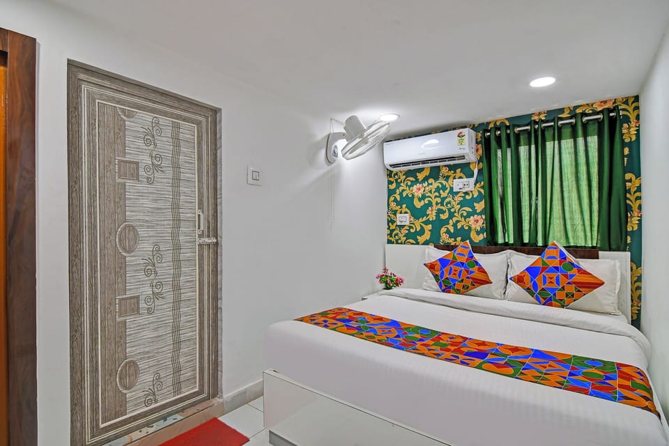 Egyptian cotton sheets, premium bedding, in-room safe, free WiFi