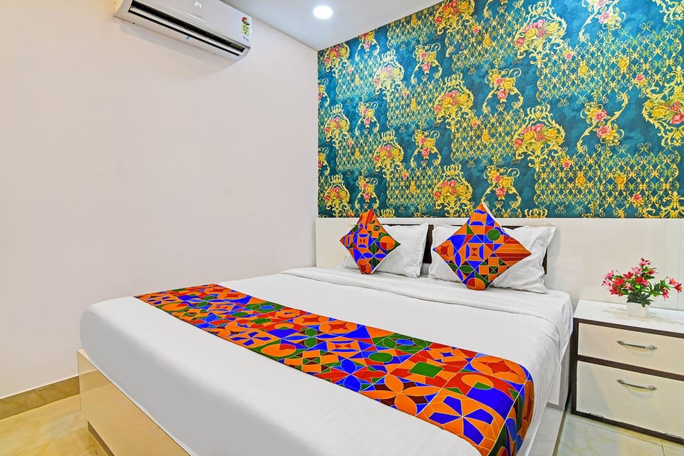 Egyptian cotton sheets, premium bedding, in-room safe, free WiFi