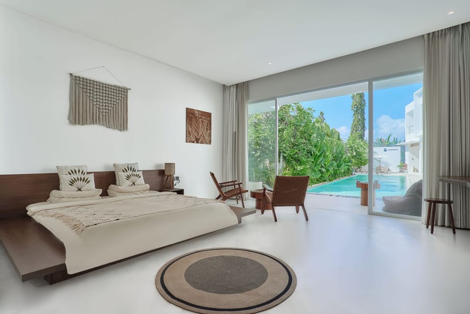 Romantic Room, Courtyard View | In-room safe, laptop workspace, free WiFi
