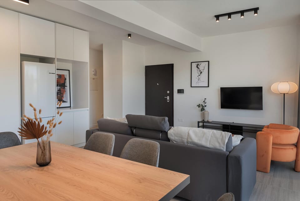 Luxury Apartment, City View | In-room safe, blackout drapes, iron/ironing board, WiFi (free)