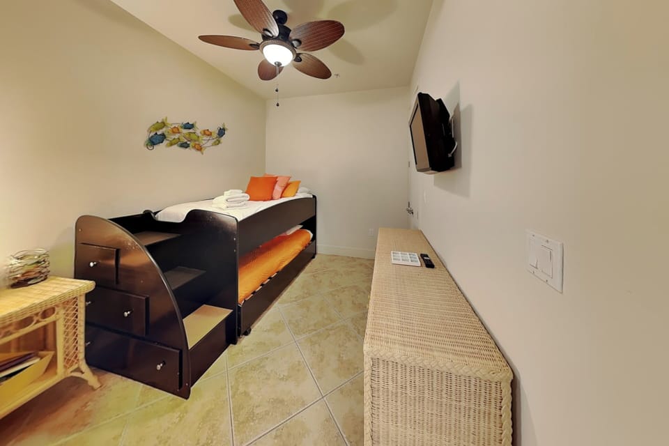 Condo (3 Bedrooms) | Property amenity