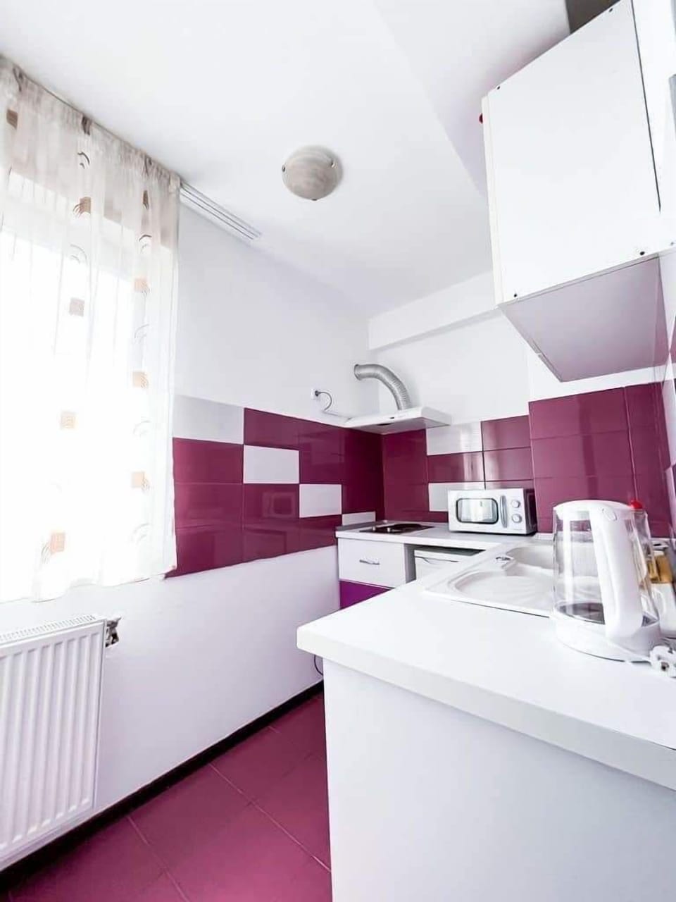 Deluxe Studio, Balcony, City View | Private kitchen | Mini-fridge, microwave, stovetop, cookware/dishes/utensils