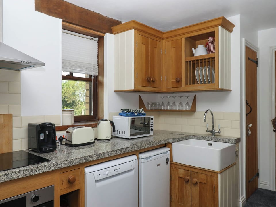 Fridge, microwave, dishwasher, toaster