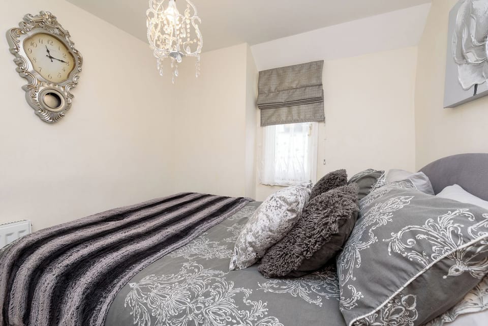 2 bedrooms, individually decorated, individually furnished, free WiFi