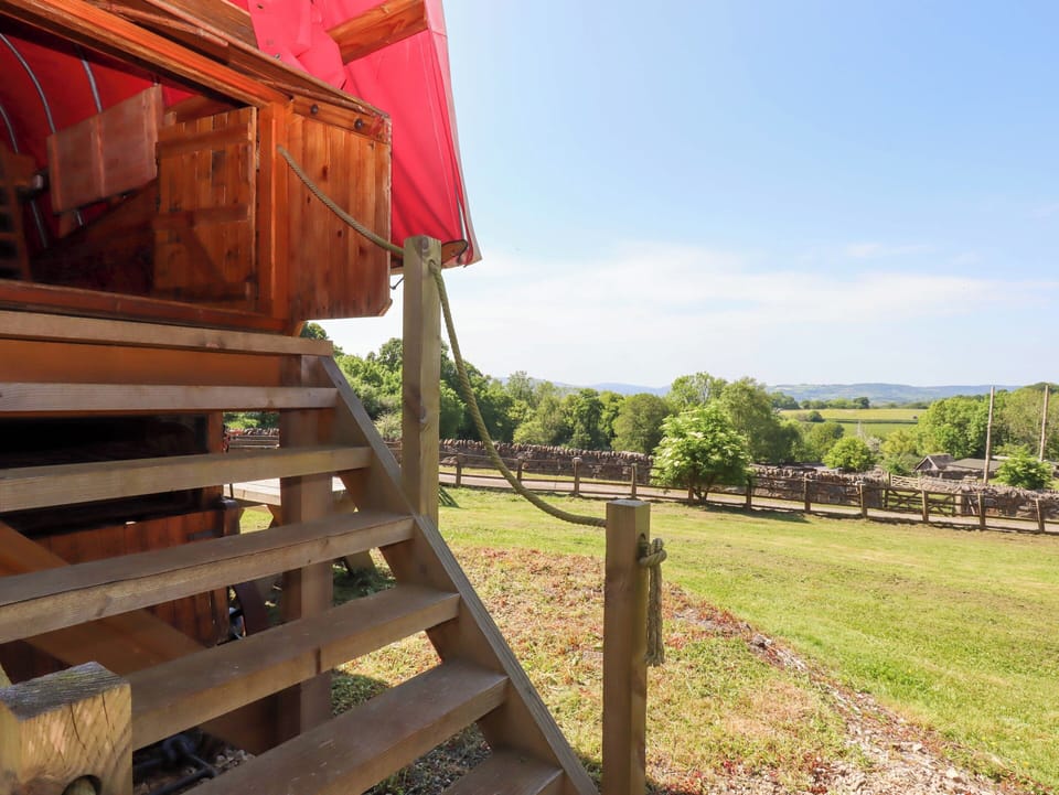 Cottage | Property grounds