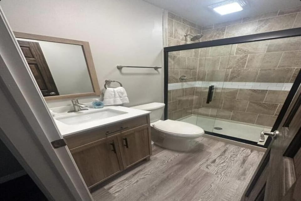 Basic Studio | Bathroom | Slippers