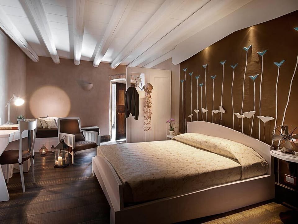 Triple Room | Down comforters, minibar, in-room safe, desk