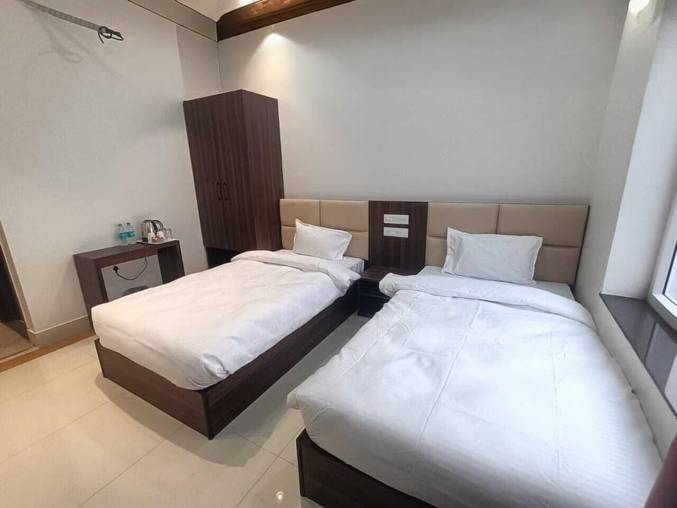 City Twin Room | Free WiFi