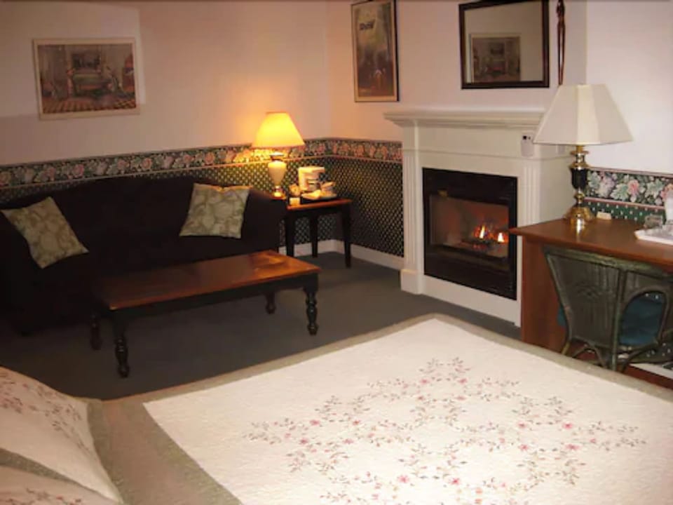 Superior Queen Room with Fire Place | Children's theme room